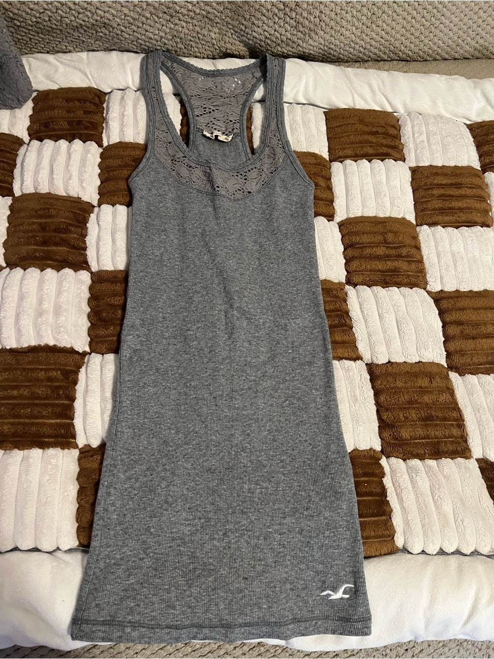 Women’s Hollister Gray Racer back Tank top in Small NWOTS! - Picture 2 of 4